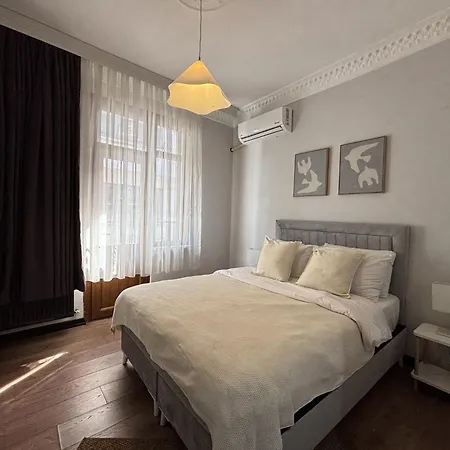 1br W Turkish Hammam • Galata *
